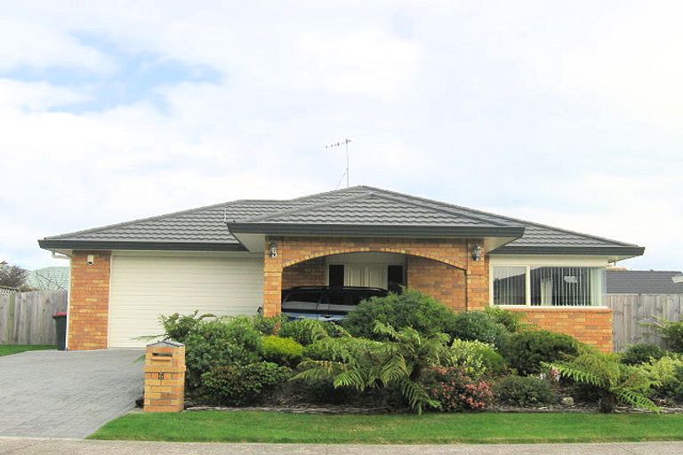 Photo of property in 6 Brookfield Place, Paraparaumu, 5032