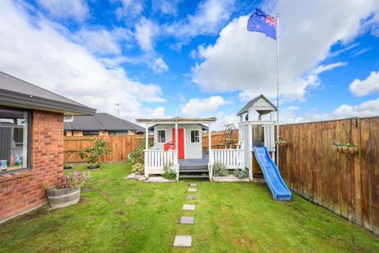Photo of property in 7 Medallion Court, Kelvin Grove, Palmerston North, 4414