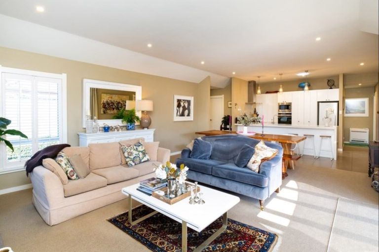 Photo of property in 5 Raven Grove, Havelock North, 4130