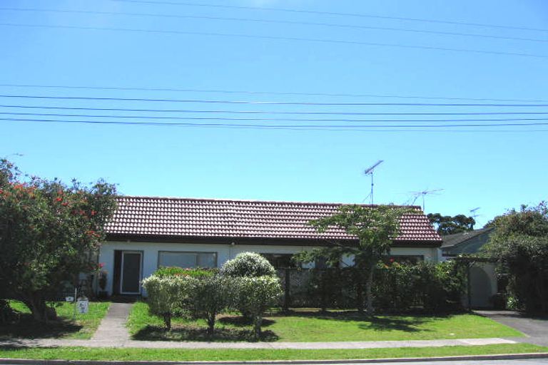 Photo of property in 1/142 Nile Road, Milford, Auckland, 0620