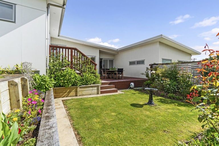 Photo of property in 2 Fern Lane, Whalers Gate, New Plymouth, 4310