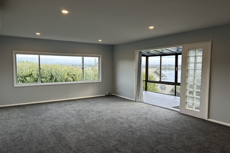 Photo of property in 2/73 Te Awakura Terrace, Mount Pleasant, Christchurch, 8081