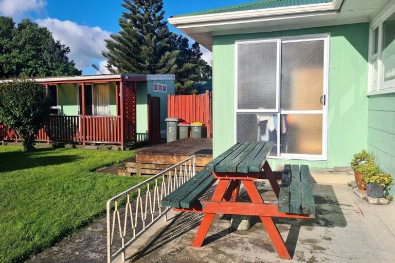 Photo of property in 35 Fox Street, Opunake, 4616