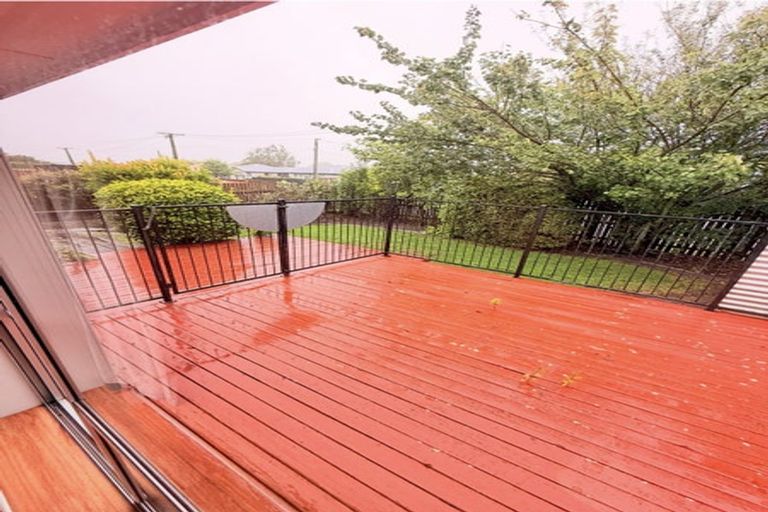 Photo of property in 8 Nyoli Street, Northcote, Christchurch, 8052