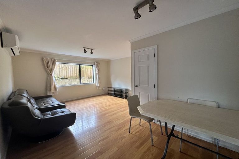 Photo of property in 16 City View Terrace, Birkenhead, Auckland, 0626