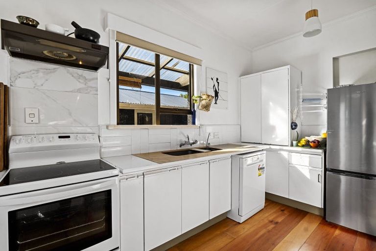 Photo of property in 69 Domett Street, Opunake, 4616