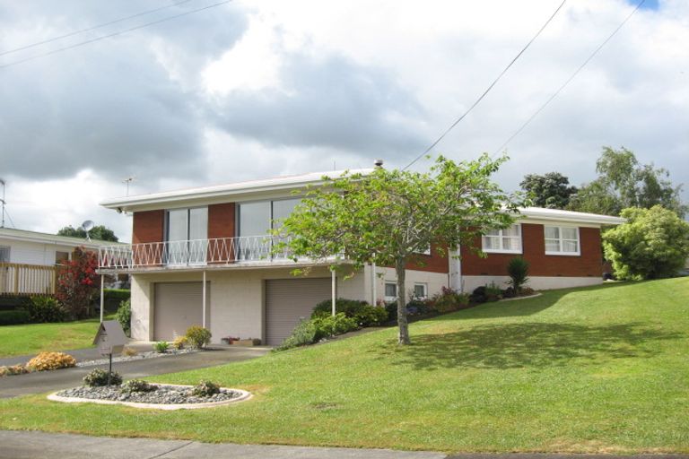 Photo of property in 32 Royston Street, Rosehill, Papakura, 2113