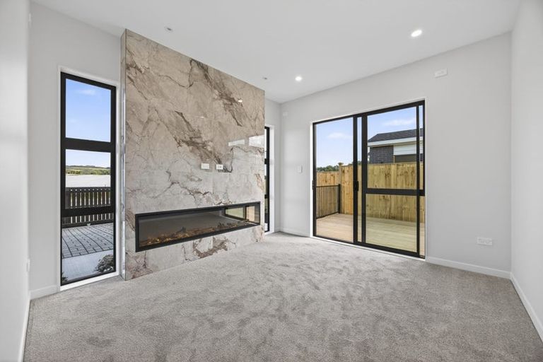 Photo of property in 10 Piko Road, Opaheke, 2113