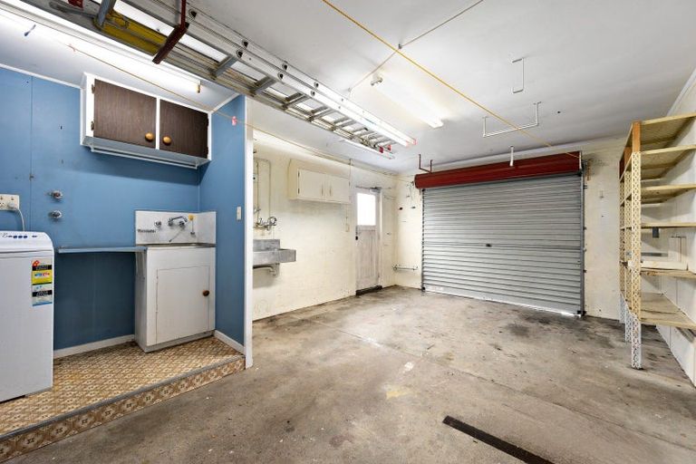 Photo of property in 7 Turville Crescent, Newlands, Wellington, 6037