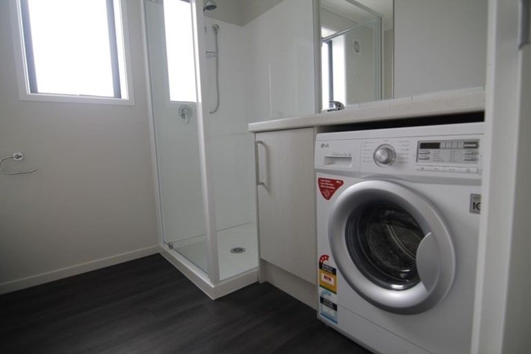 Photo of property in 104 Bowhill Road, New Brighton, Christchurch, 8083