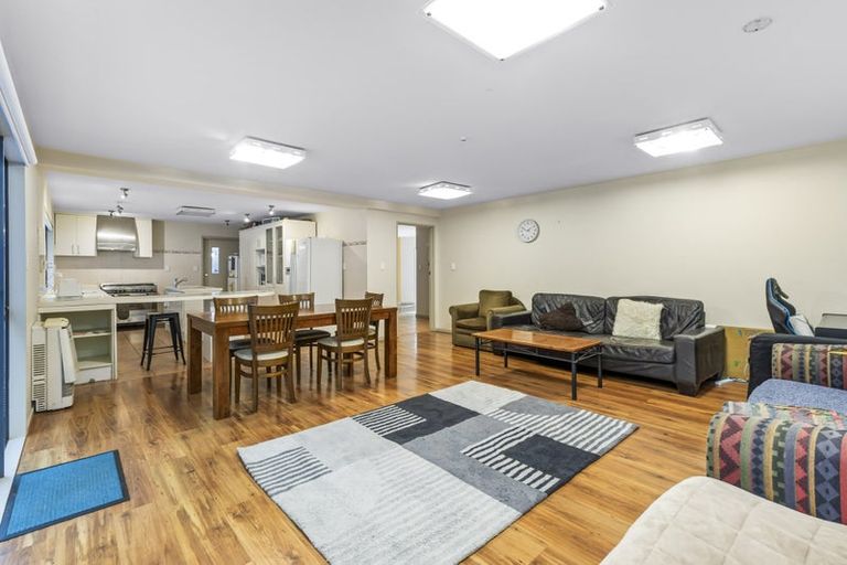 Photo of property in 19 Woodside Avenue, Northcote, Auckland, 0627