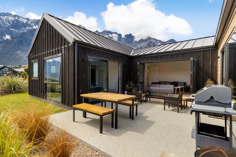 Photo of property in 4 Polperro Court, Jacks Point, Queenstown, 9371