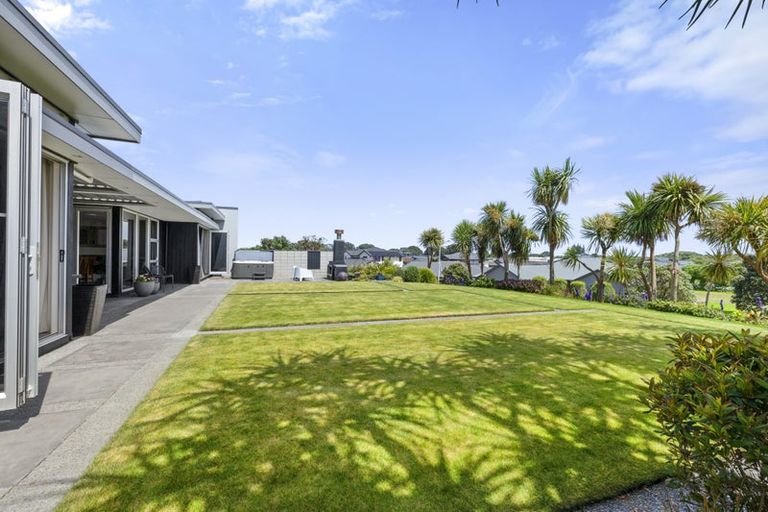 Photo of property in 12 Sampson Avenue, Waiwhakaiho, New Plymouth, 4312