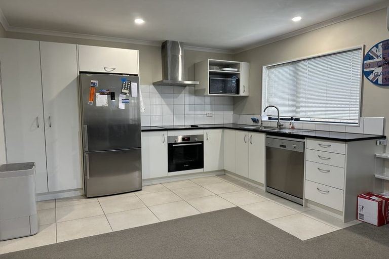 Photo of property in 54 Tiriwa Drive, Massey, Auckland, 0614