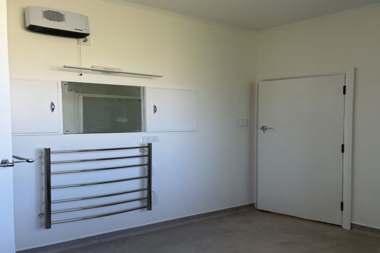 Photo of property in 16 Strathmore Avenue, Strathmore Park, Wellington, 6022