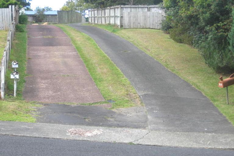 Photo of property in 69 Totaravale Drive, Totara Vale, Auckland, 0629