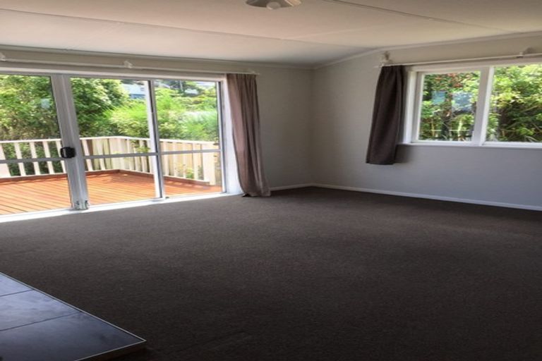 Photo of property in 41 Salford Street, Newlands, Wellington, 6037