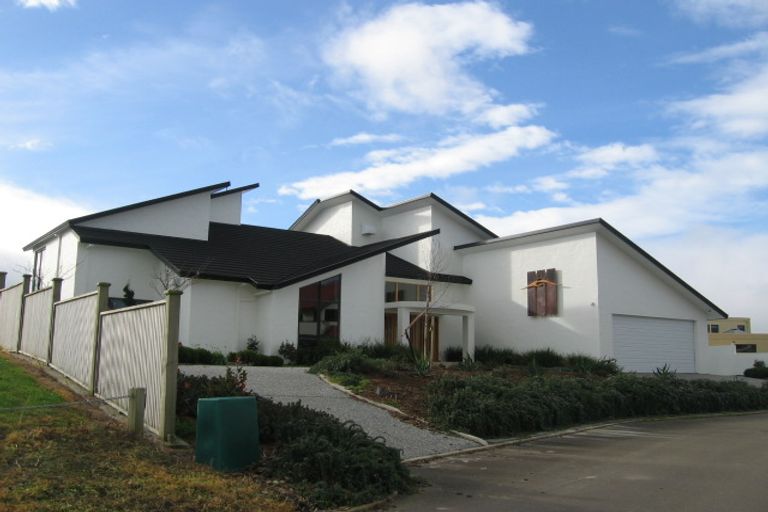 Photo of property in 34 The Strand, Fitzherbert, Palmerston North, 4410