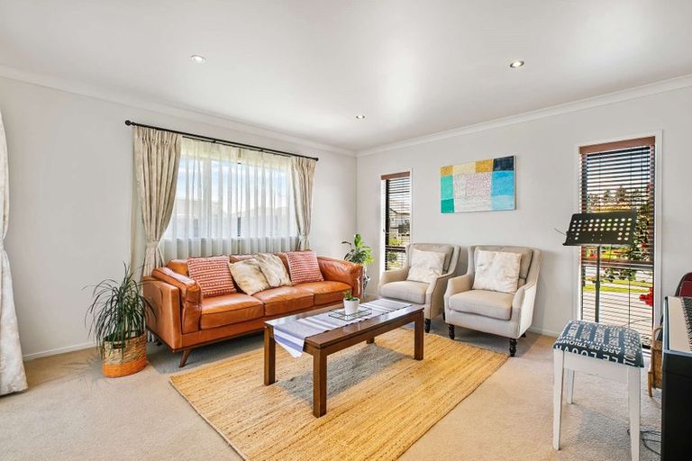 Photo of property in 32 Coleraine Drive, Rototuna, Hamilton, 3210