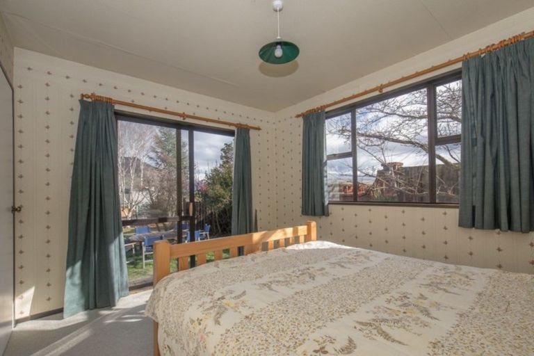 Photo of property in 231 Beacon Point Road, Wanaka, 9305