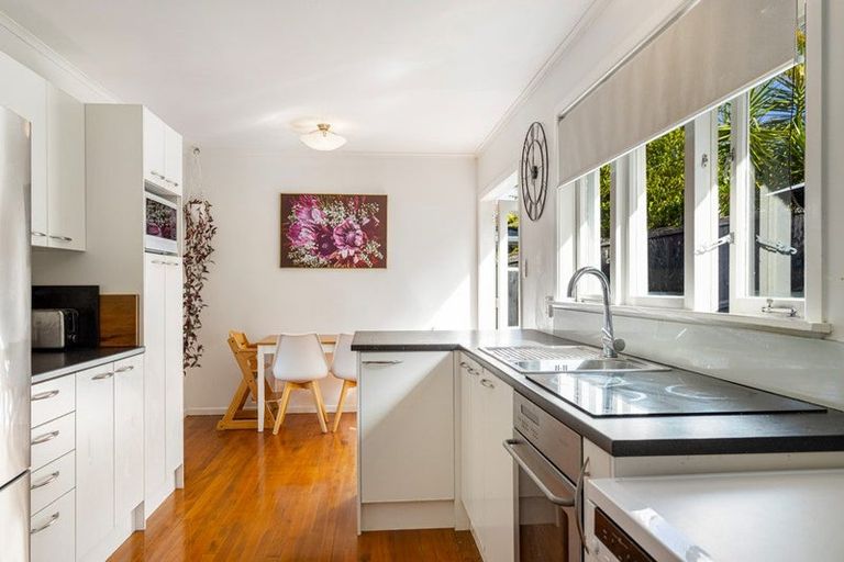 Photo of property in 1/6 Braebank Lane, Te Atatu South, Auckland, 0610