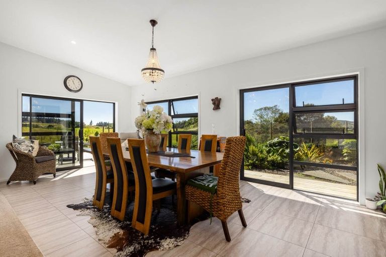 Photo of property in 65 Jamesons Esplanade, Haruru, 0204