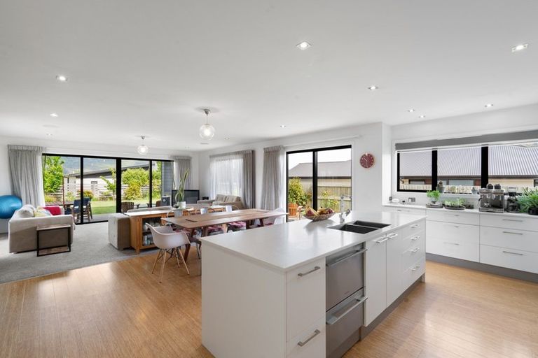 Photo of property in 9 Centre Crescent, Wanaka, 9305