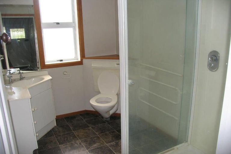 Photo of property in 60 Sandwich Road, Beckenham, Christchurch, 8023