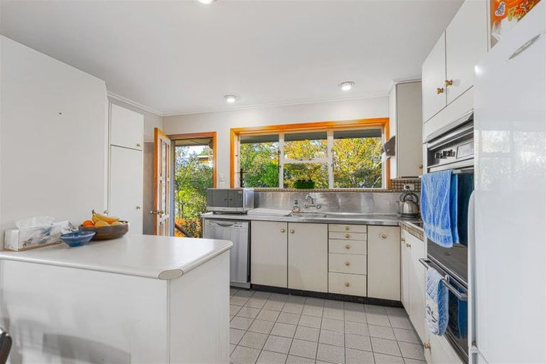 Photo of property in 196 Dyers Pass Road, Cashmere, Christchurch, 8022