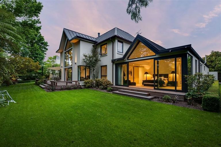 Photo of property in 1 Wairarapa Terrace, Merivale, Christchurch, 8014