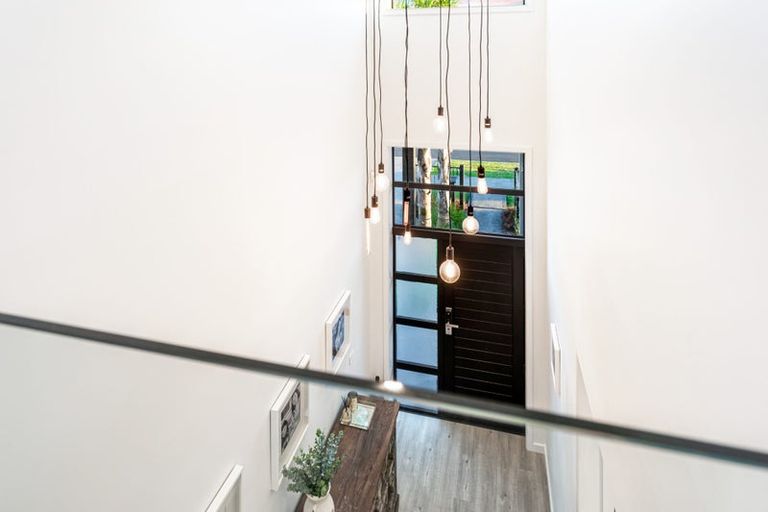 Photo of property in 8 Korako Drive, Kumeu, 0810