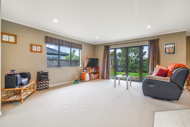 Photo of property in 11 Wakefield Place, Rototuna North, Hamilton, 3210
