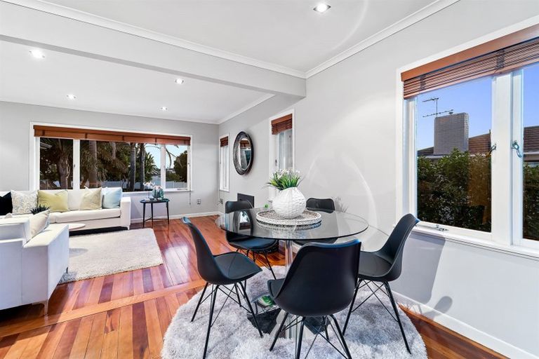 Photo of property in 1/16 Tobruk Crescent, Milford, Auckland, 0620