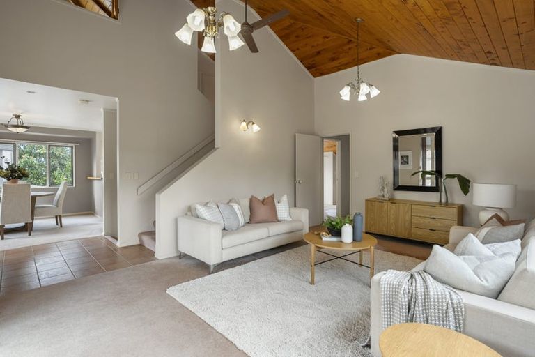 Photo of property in 2/20 Compton Street, Hillcrest, Auckland, 0627