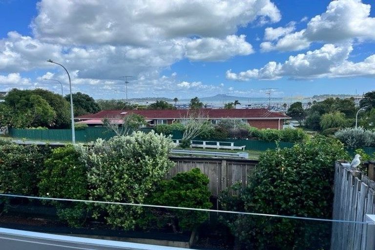 Photo of property in 1/7 Endymion Place, Half Moon Bay, Auckland, 2012