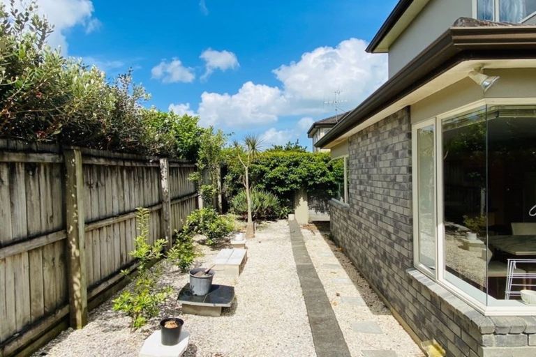 Photo of property in 25a Bluefin Way, West Harbour, Auckland, 0618