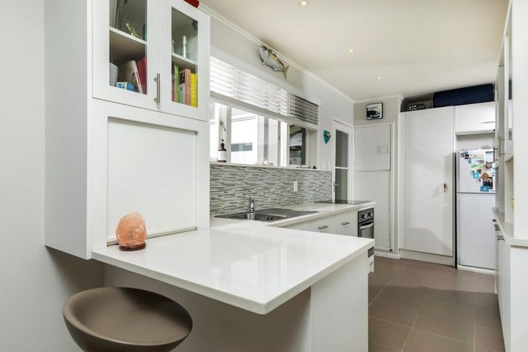 Photo of property in 2a Elizabeth Street, Orewa, 0931