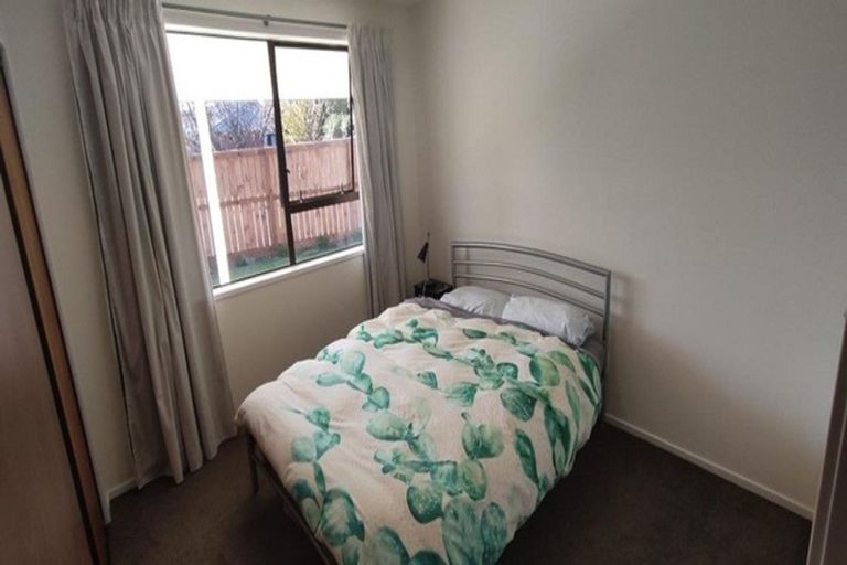 Photo of property in 8 Warner Place, Heathcote Valley, Christchurch, 8022