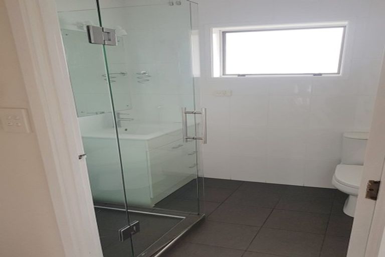 Photo of property in 3/25 Widmore Drive, Massey, Auckland, 0614