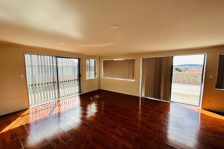 Photo of property in 22 Hilltop Road, Clover Park, Auckland, 2019