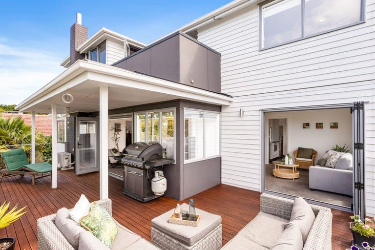 Photo of property in 11 Bank Street, Hillcrest, Auckland, 0627