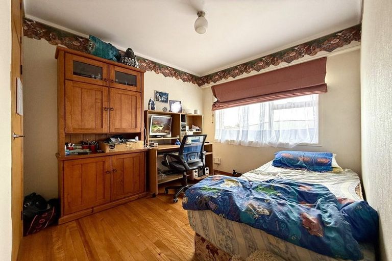 Photo of property in 1/62 Vera Road, Te Atatu South, Auckland, 0610