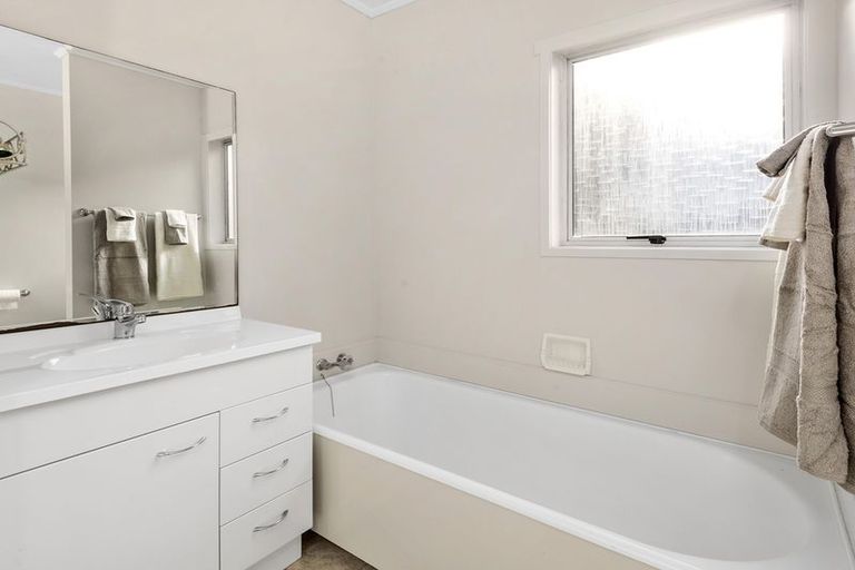 Photo of property in 15 Goodwin Drive, Rosehill, Papakura, 2113