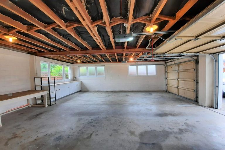 Photo of property in 27 The Crest, Sunnyhills, Auckland, 2010