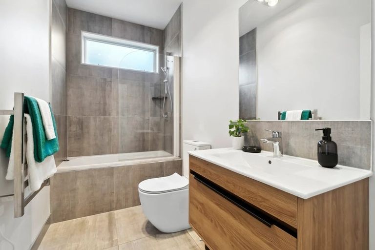 Photo of property in 4 Swamp Kauri Grove, Papakura, 2110