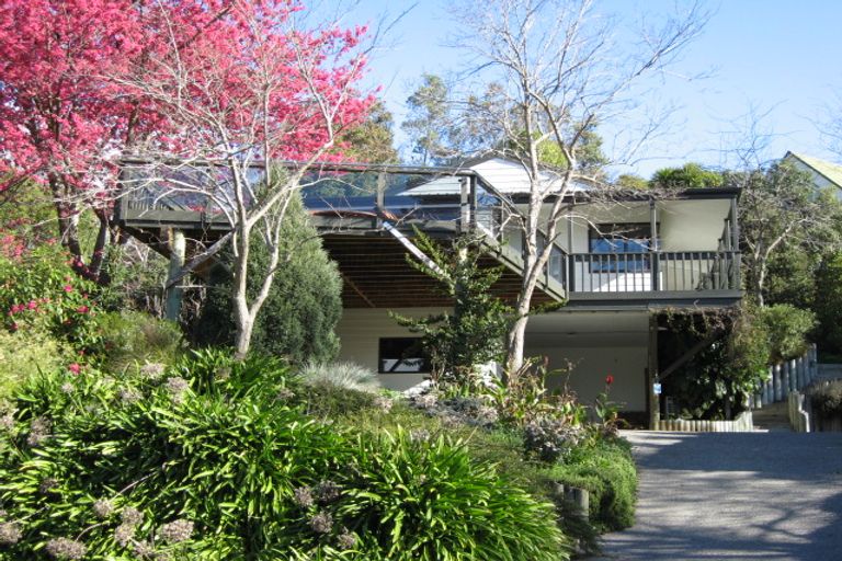 Photo of property in 74 Tauroa Road, Havelock North, 4130