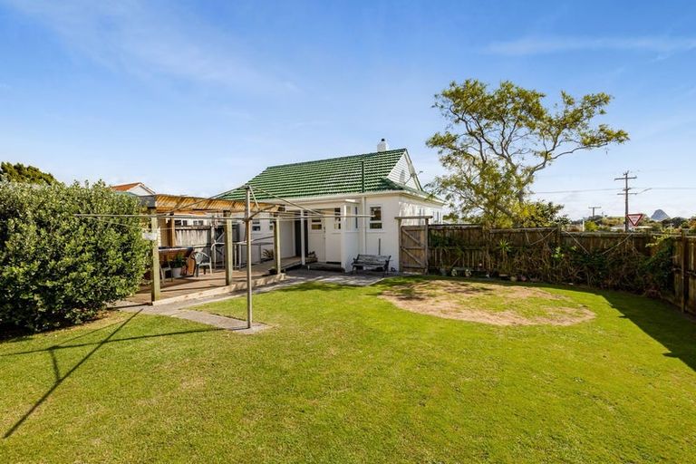 Photo of property in 139 Tukapa Street, Westown, New Plymouth, 4310