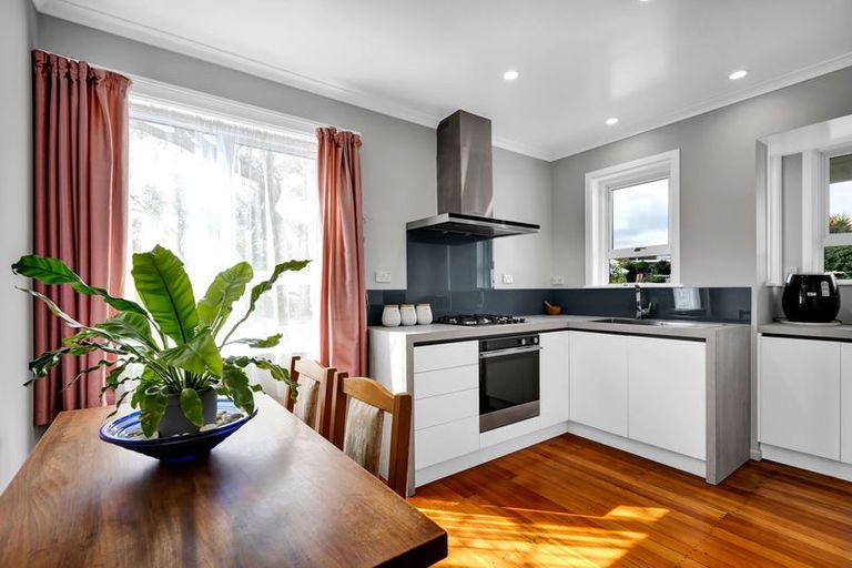 Photo of property in 139 Tukapa Street, Westown, New Plymouth, 4310