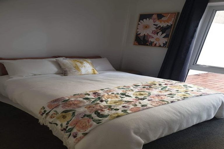 Photo of property in Pirie Street Townhouses, 27/35 Pirie Street, Mount Victoria, Wellington, 6011