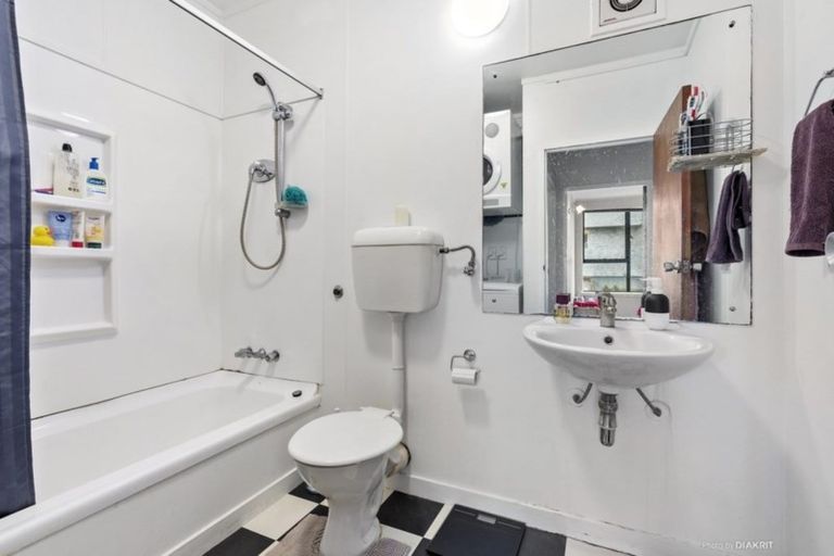 Photo of property in Hobson Court Flats, 14/70 Hobson Street, Thorndon, Wellington, 6011
